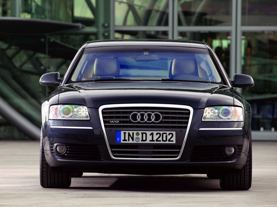  Audi A8 L 6.0 Quattro (D3) 2005 года  (фото 14 из 21)